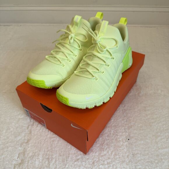 Nike Free Metcon 6 Mens 10.5 Womens 12 Barely Volt/White-Volt FJ7126-702 44.5 main image 13